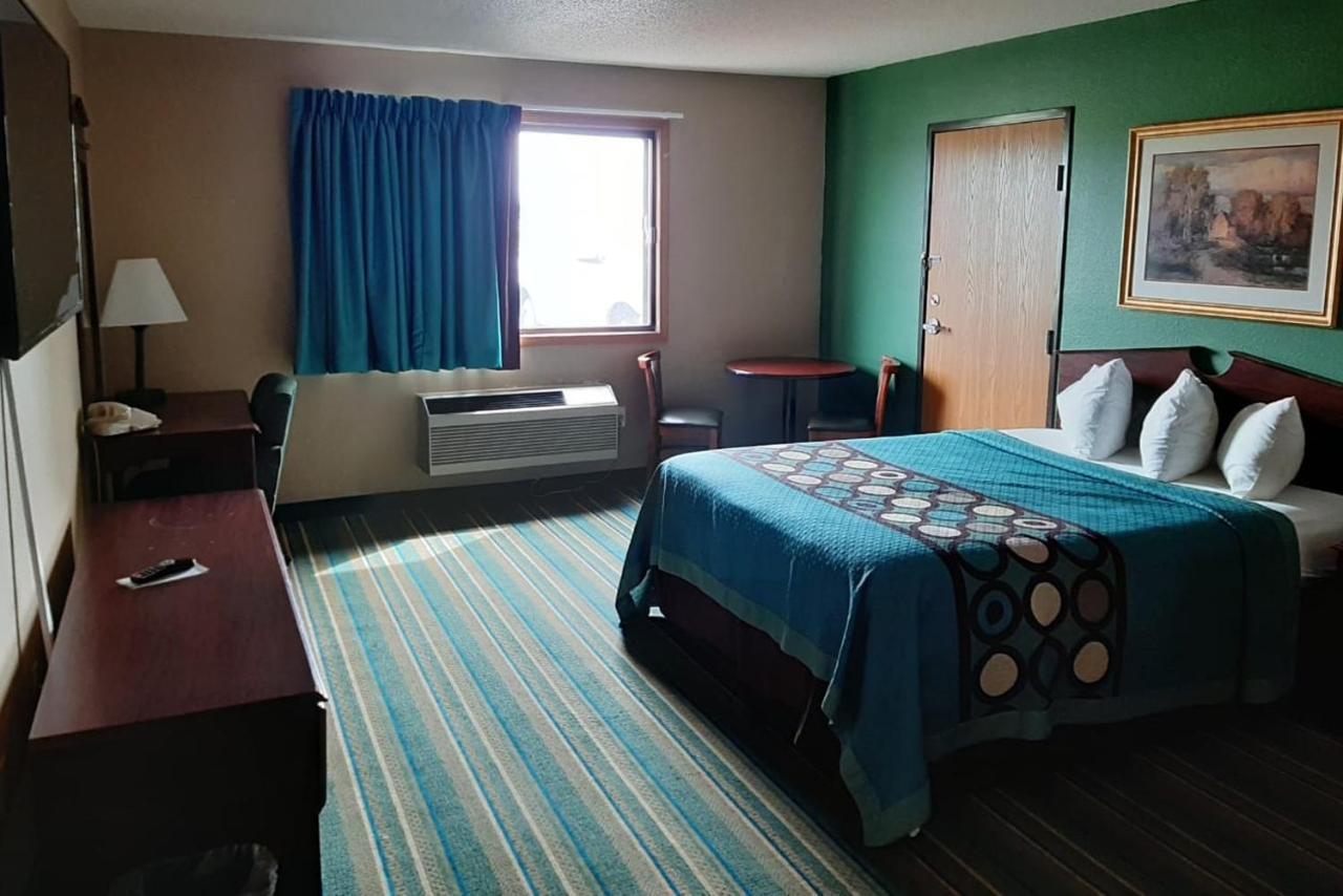 Coratel Inn & Suites By Jasper New Richmond Eksteriør bilde